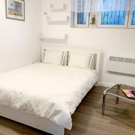 Central Studio Flat Bucarest Esterno foto