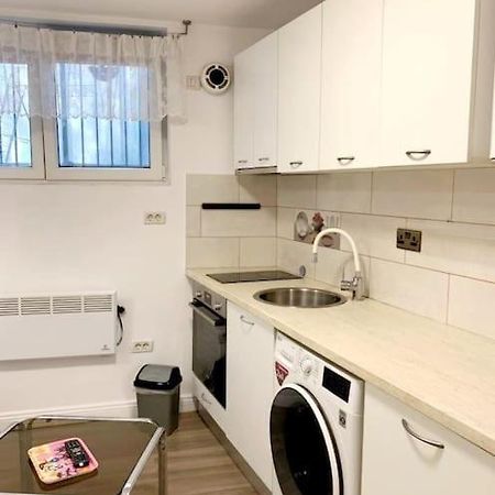 Central Studio Flat Bucarest Esterno foto